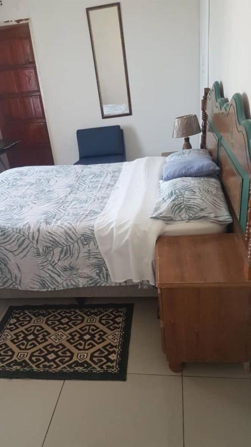 Carlcyn Homestay Gaborone Bagian luar foto