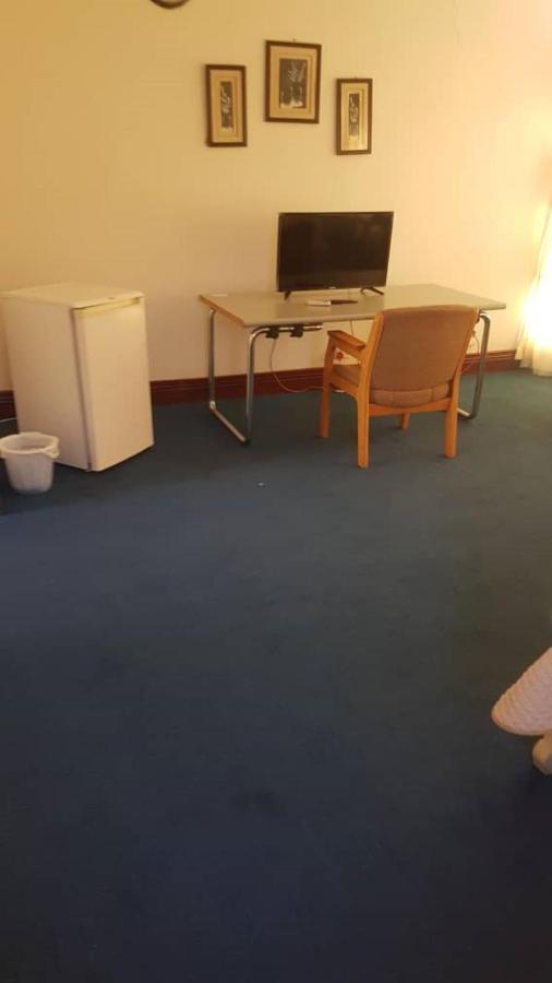 Carlcyn Homestay Gaborone Bagian luar foto