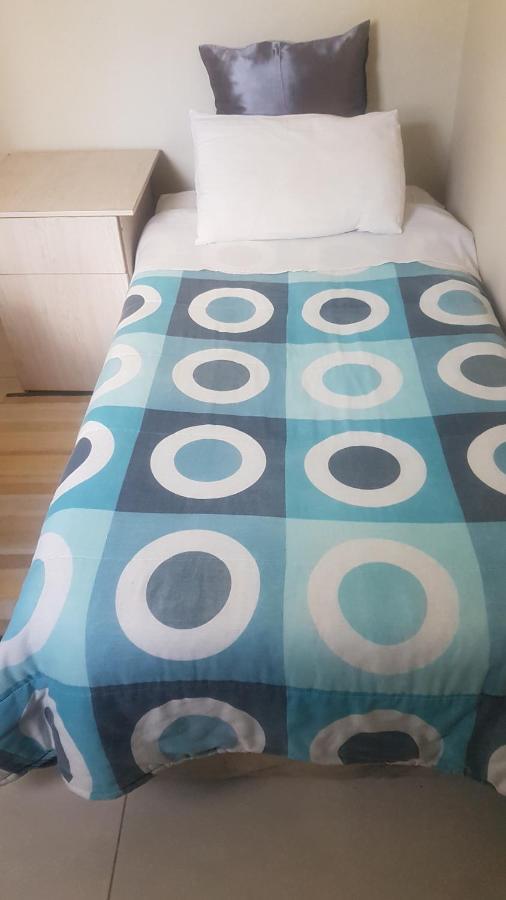 Carlcyn Homestay Gaborone Bagian luar foto